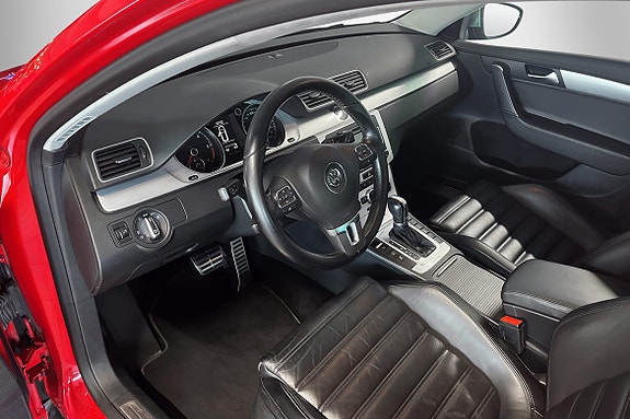 Volkswagen Passat Alltrack 4 of 8