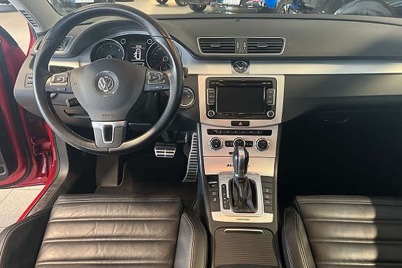 Volkswagen Passat Alltrack 5 of 8