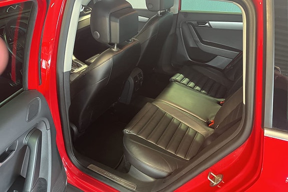 Volkswagen Passat Alltrack 6 of 8