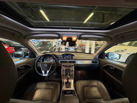 Volvo V70 10 of 25