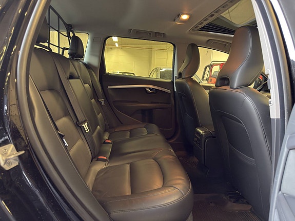 Volvo V70 18 of 25