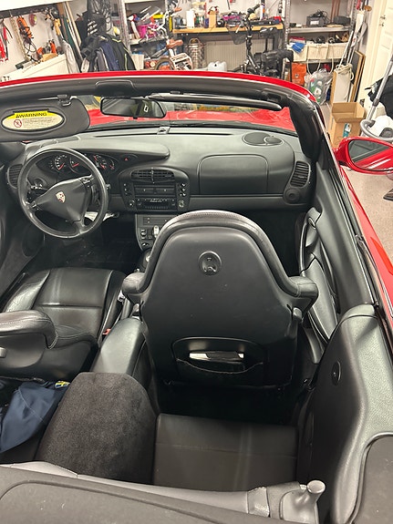 Porsche 911 Carrera 3 of 6