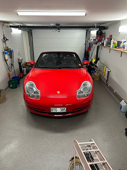 Porsche 911 Carrera 4 of 6