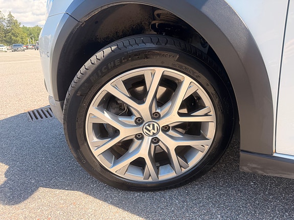 Volkswagen Touran Cross 10 of 11