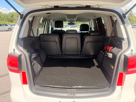 Volkswagen Touran Cross 7 of 11