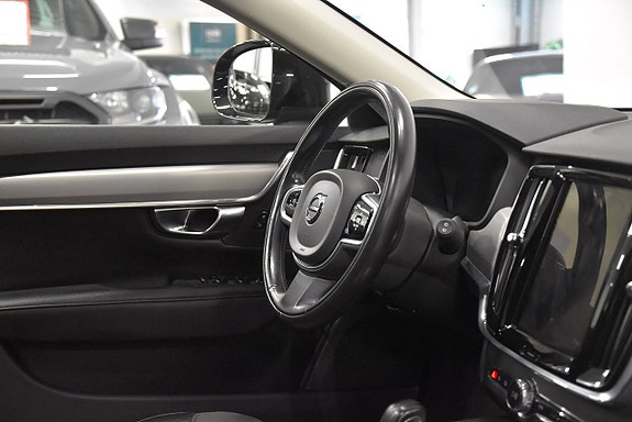 Volvo V90 Cross Country 9 of 24