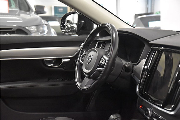 Volvo V90 Cross Country 9 of 24