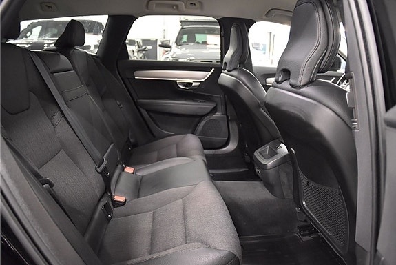 Volvo V90 Cross Country 13 of 24