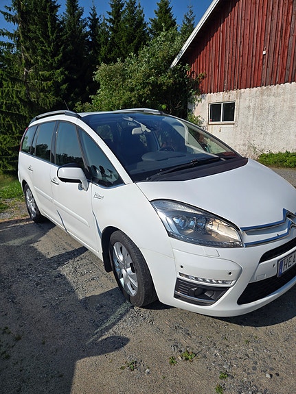 Citroen Grand C4 Picasso 2 of 8