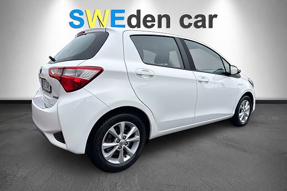 Toyota Yaris 5 of 11