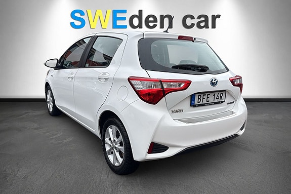 Toyota Yaris 3 of 11
