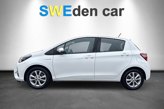 Toyota Yaris 2 of 11