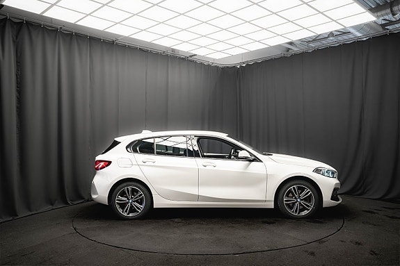 BMW 118i 5 of 19