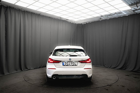 BMW 118i 7 of 19