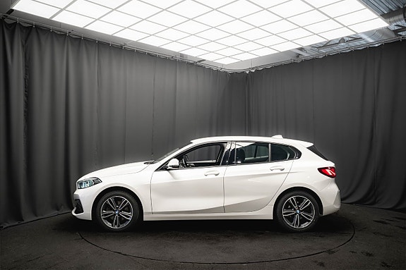 BMW 118i 9 of 19