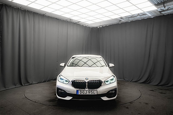 BMW 118i 3 of 19