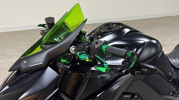 Kawasaki Z1000 Helsystem 0kr insats låga mil 10 of 14