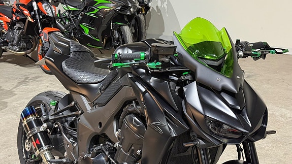 Kawasaki Z1000 Helsystem 0kr insats låga mil 8 of 14