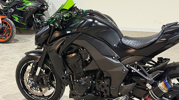 Kawasaki Z1000 Helsystem 0kr insats låga mil 4 of 14
