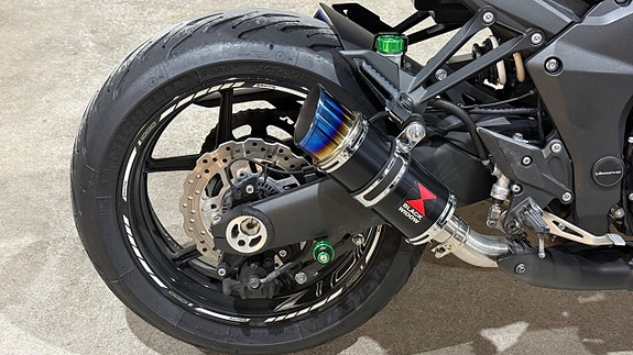 Kawasaki Z1000 Helsystem 0kr insats låga mil 12 of 14