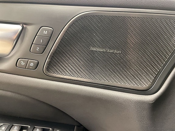 Volvo V60 13 of 19