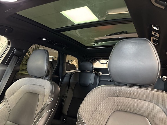 Volvo XC60 11 of 13