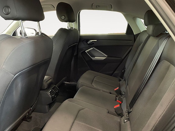 Audi Q3 14 of 24