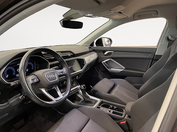 Audi Q3 9 of 24