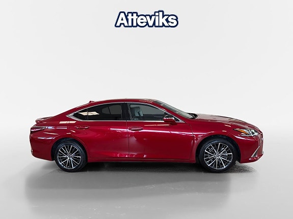 Lexus ES300h 27 of 27