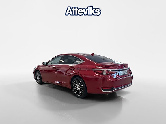 Lexus ES300h 23 of 27