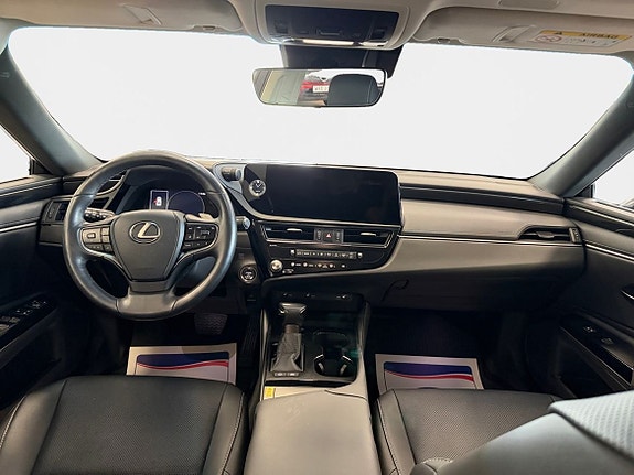 Lexus ES300h 4 of 27