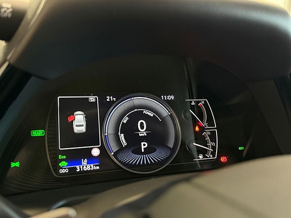 Lexus ES300h 8 of 27