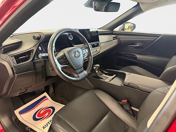 Lexus ES300h 5 of 27