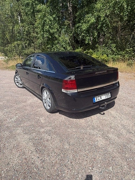 Opel Vectra 2 of 8