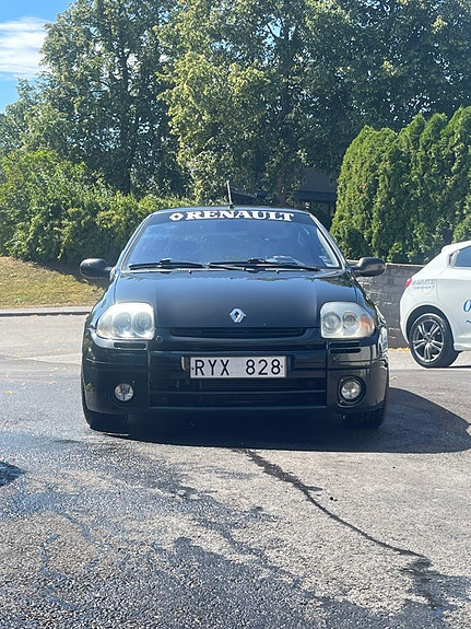 Renault Clio 2 of 4