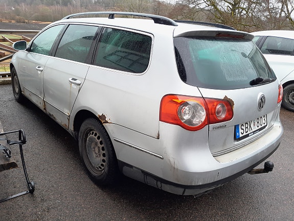 Volkswagen Passat 3 of 5