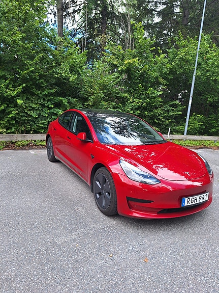 Tesla Model 3 3 of 4