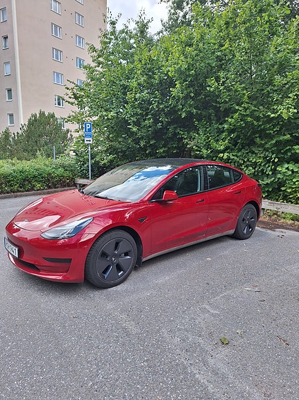 Tesla Model 3 2 of 4