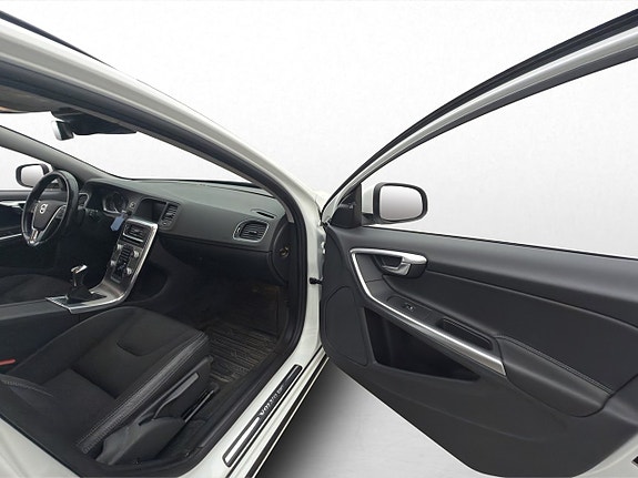 Volvo V60 26 of 30