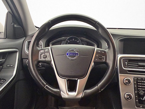 Volvo V60 13 of 30