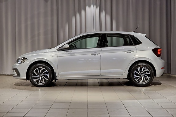 Volkswagen Polo 2 of 15