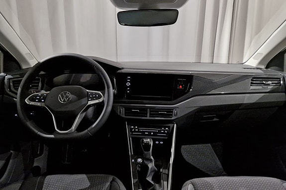 Volkswagen Polo 8 of 15