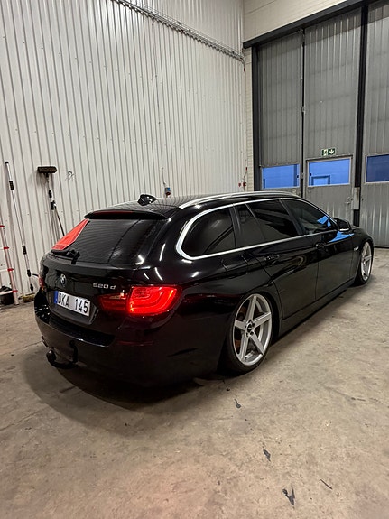 BMW 520d 3 of 4