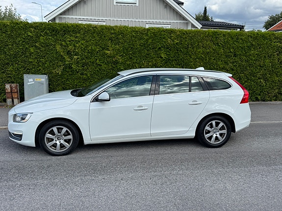 Volvo V60 5 of 15