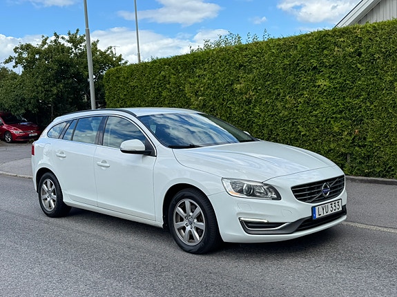 Volvo V60 3 of 15