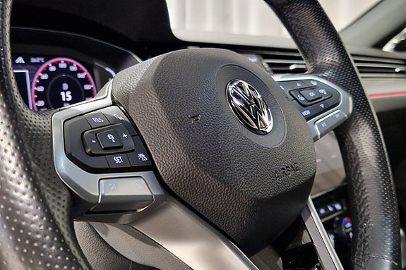 Volkswagen Passat 10 of 17