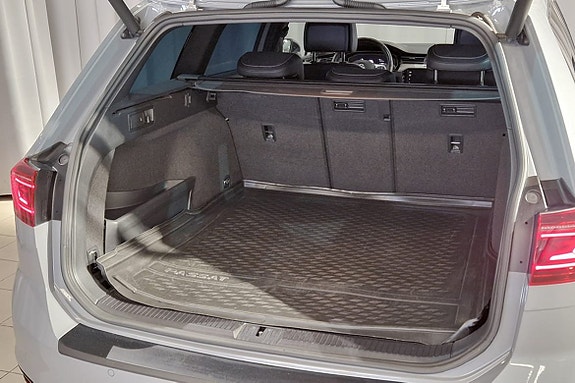 Volkswagen Passat 5 of 17