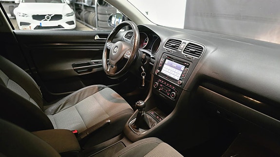Volkswagen Golf VI 11 of 28