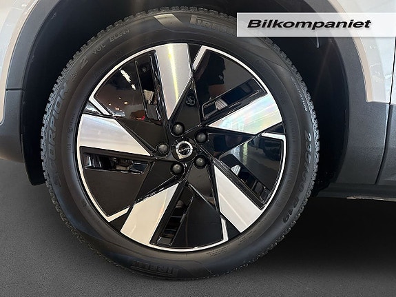 Volvo XC40 9 of 25