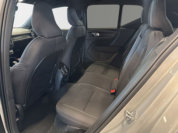 Volvo XC40 14 of 25